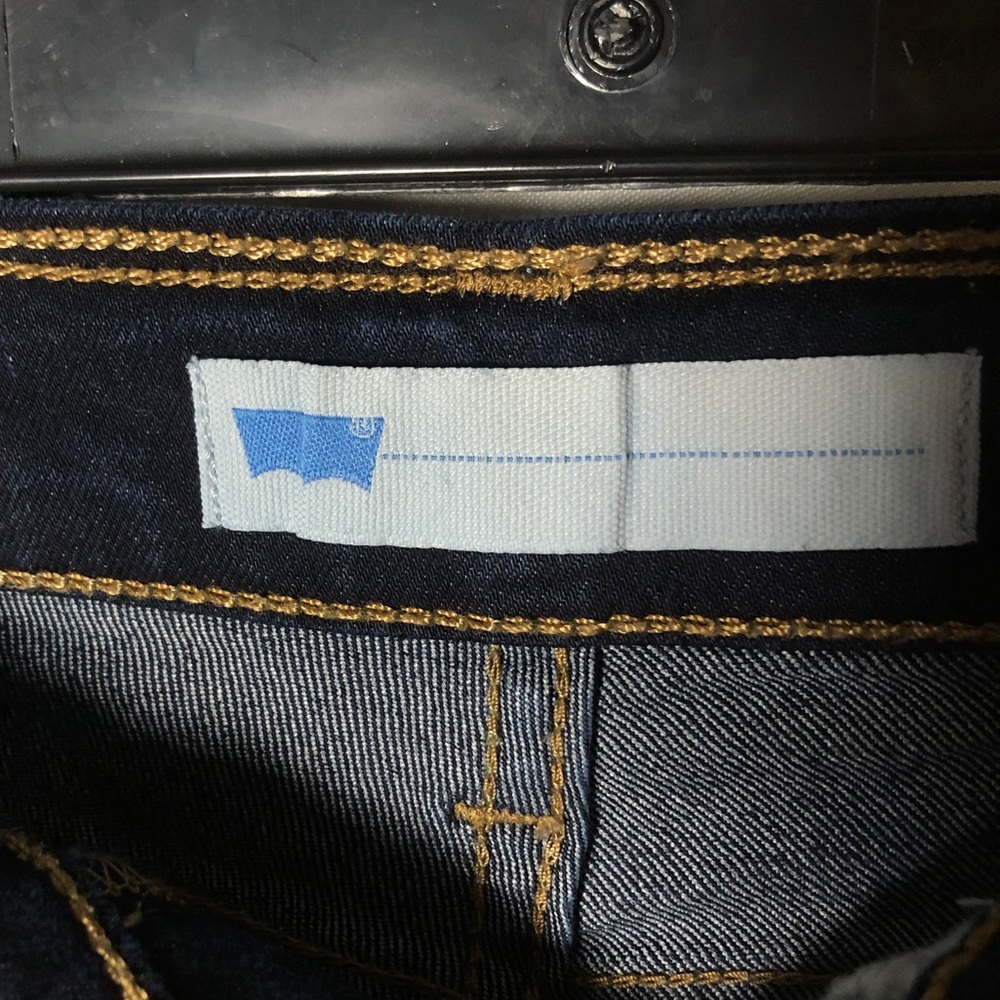 Shorts - Picture 2 of 4